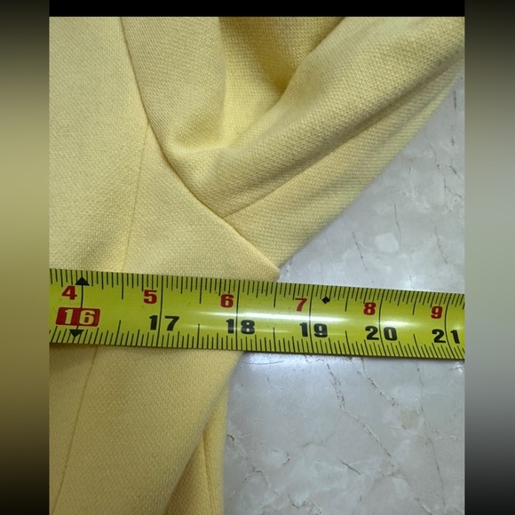 Talbots Blazer Aberdeen
Women's Size 6‎ Yellow Jacket Cotton
Stretch Knit - Picture 8 of 9